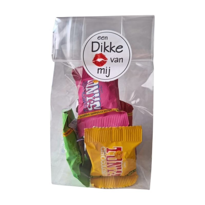 traktatie juf jarig einde schooljaar trakteren basisschool juf meester afscheid zomervakantie schooljaar Dikke Zoen Mini Tony Chocolonely